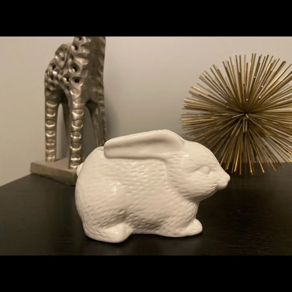 Rabbit Candle 6oz Brand New - Picture 3 of 3